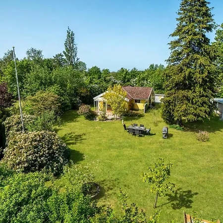 1 Bedroom Cozy In Holiday home *