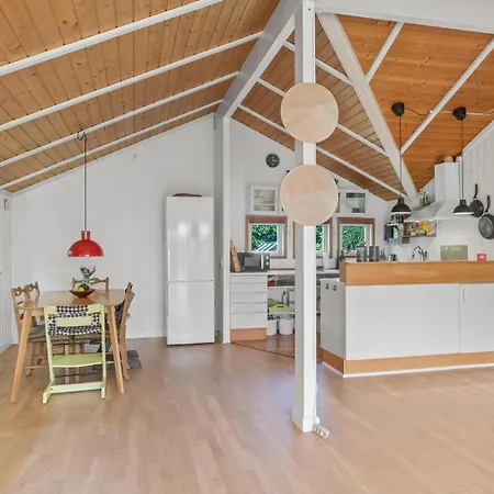 1 Bedroom Cozy In Holiday home